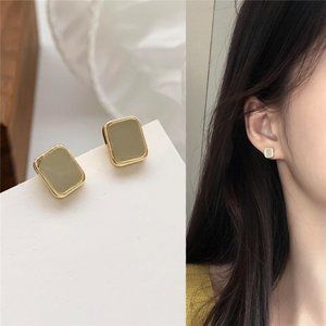 Geometric square metal ear studs